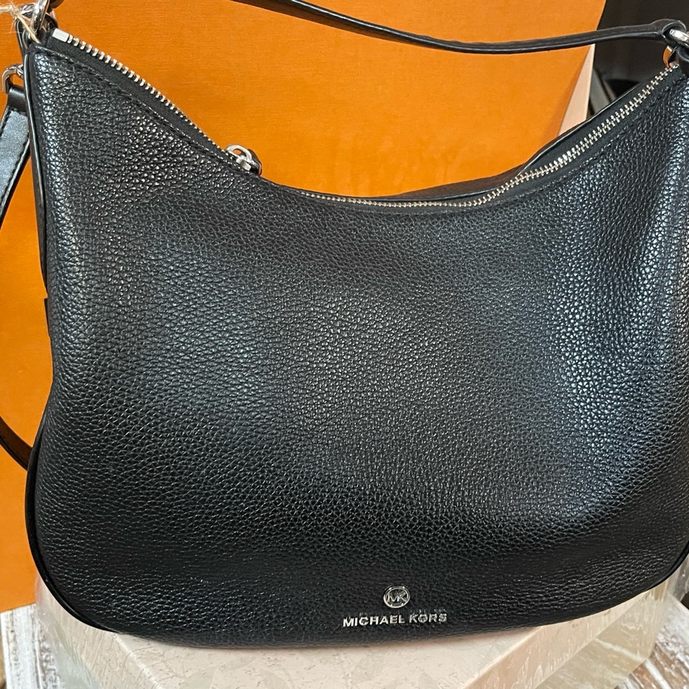 👛125- Michael Kors Black Pebbled Leather Hobo Bag